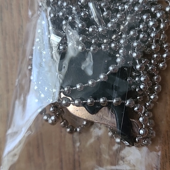 His queen her king necklace set - Picture 3 of 4